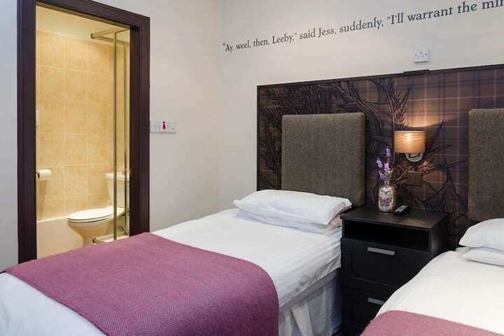 Room 14 of 34