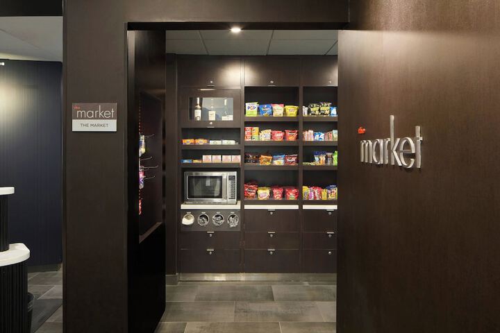 Hotel Interior 4 of 38