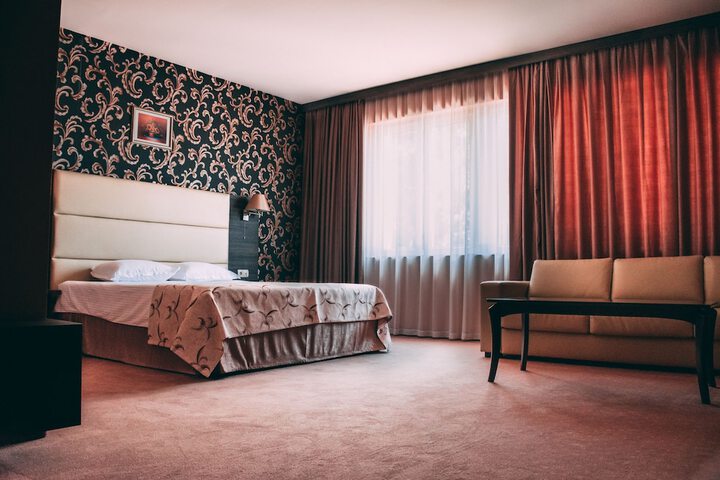 Room 5 of 50