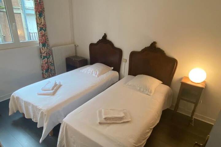 Room 4 of 24
