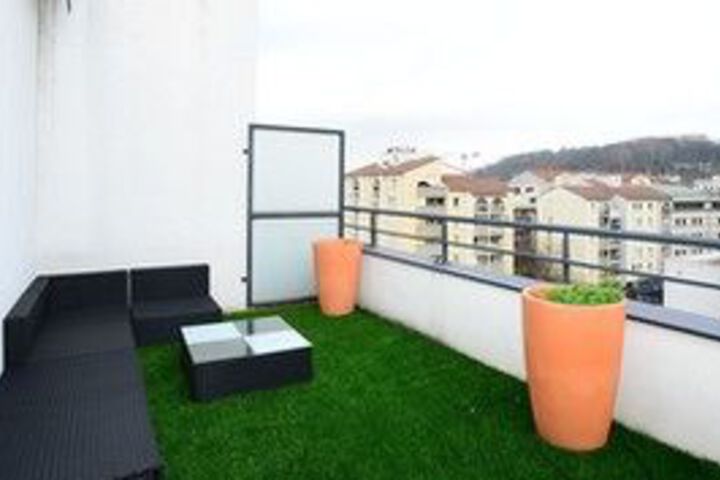 Terrace/Patio 2 of 28