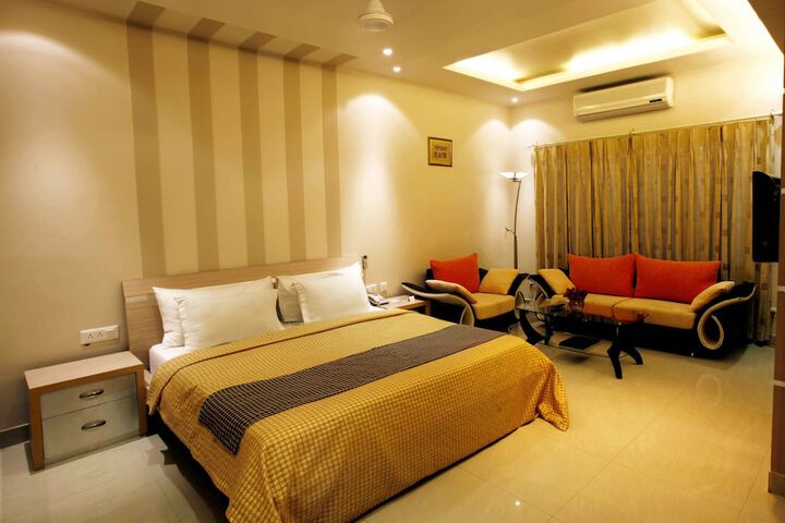 Room 7 of 28