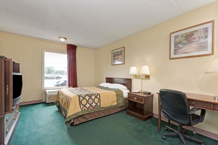 1 Double Bed Accessible Room (5 of 15)