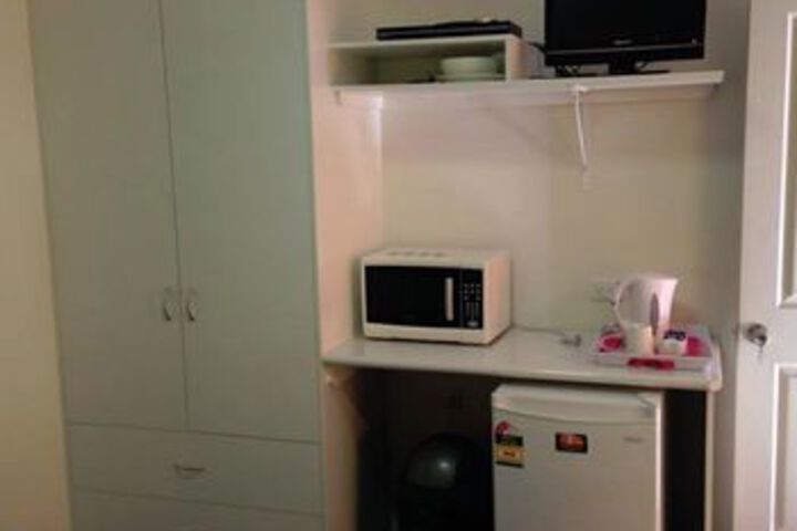 Room 16 of 28