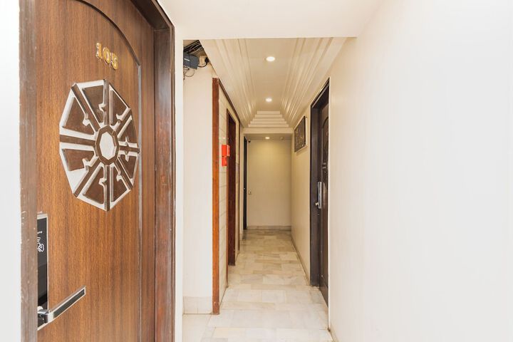Room 52 of 90