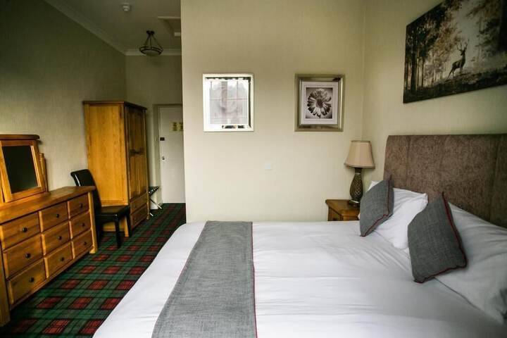 Room 8 of 72