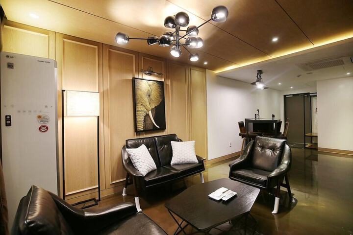 Room 46 of 83