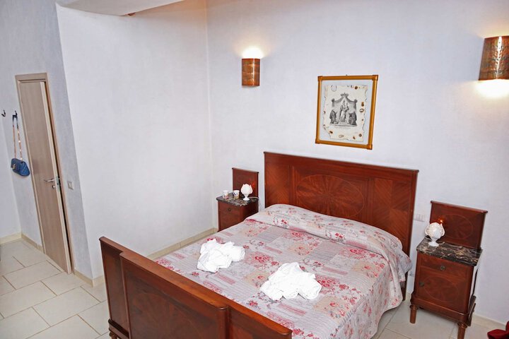 Room 16 of 144