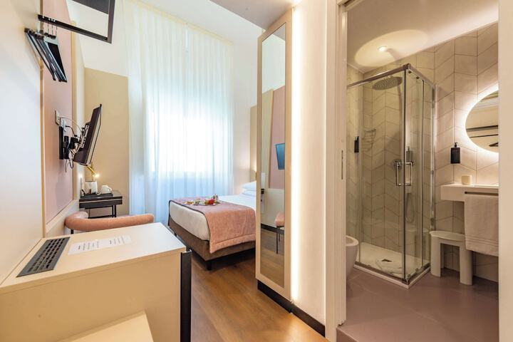 Room 45 of 111