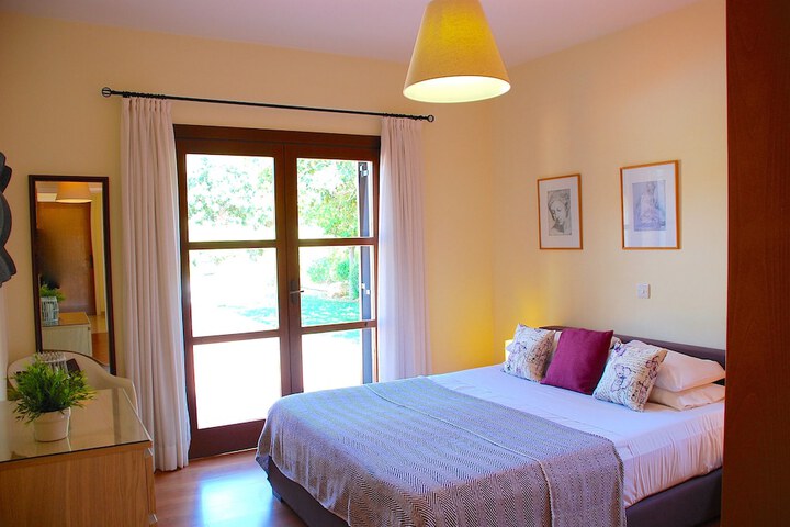 Room 4 of 29
