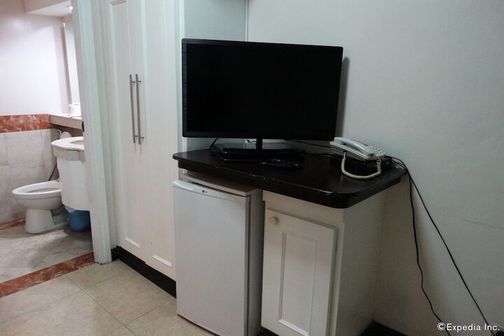 Room 16 of 28