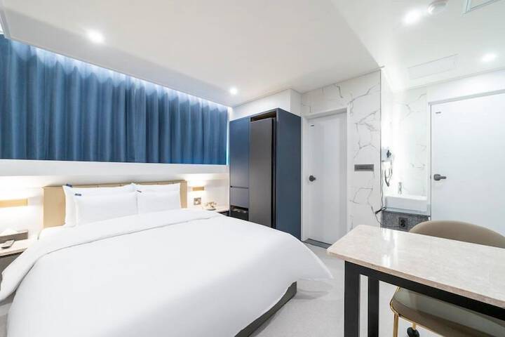 Room 17 of 109