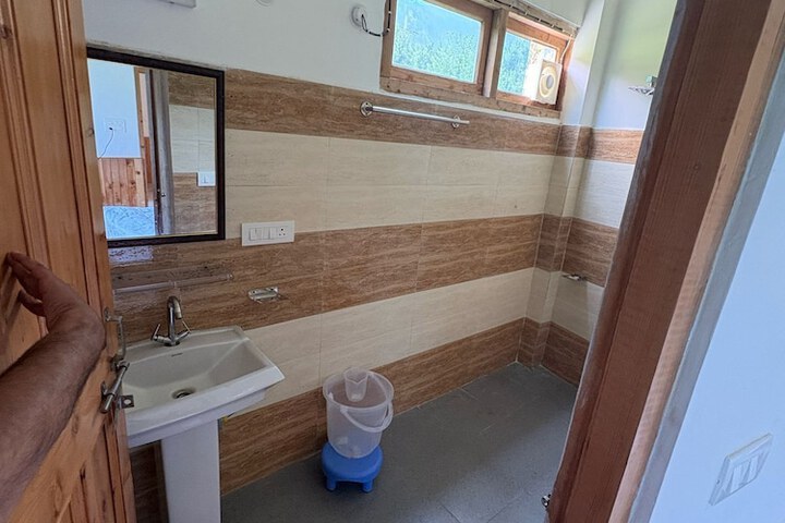 Room 11 of 21