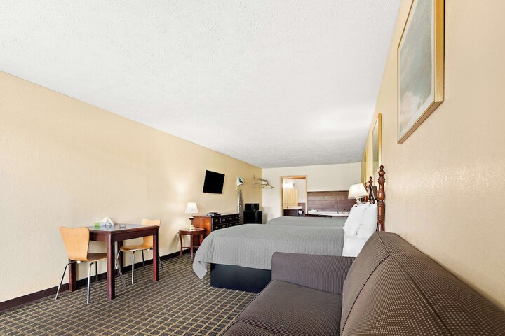 Room 8 of 27
