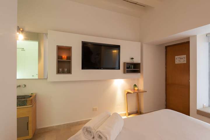 Room 12 of 42