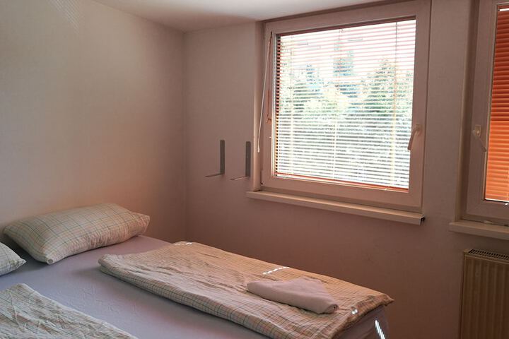 Room 2 of 45