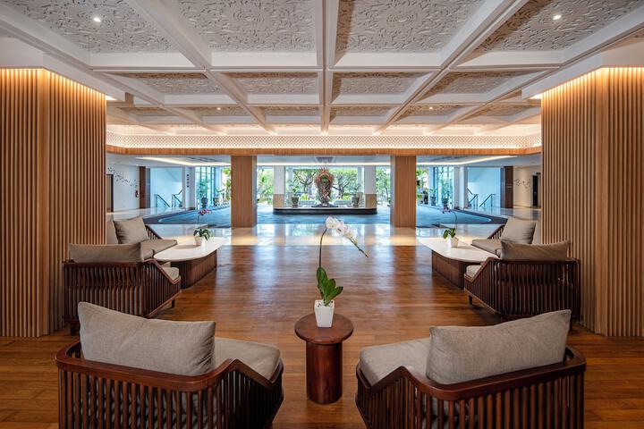 Hotel Lobby