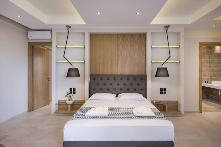 Room 4 of 36
