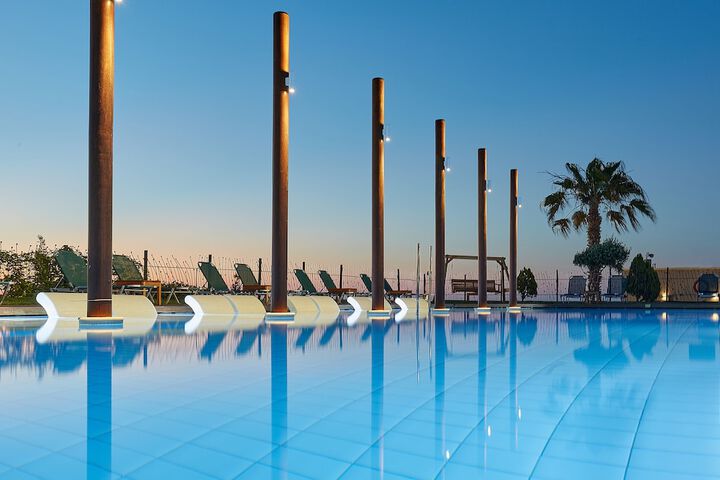 Pools & Facilities