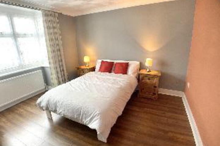 Room 3 of 33
