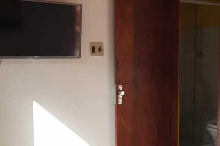 Room 33 of 86
