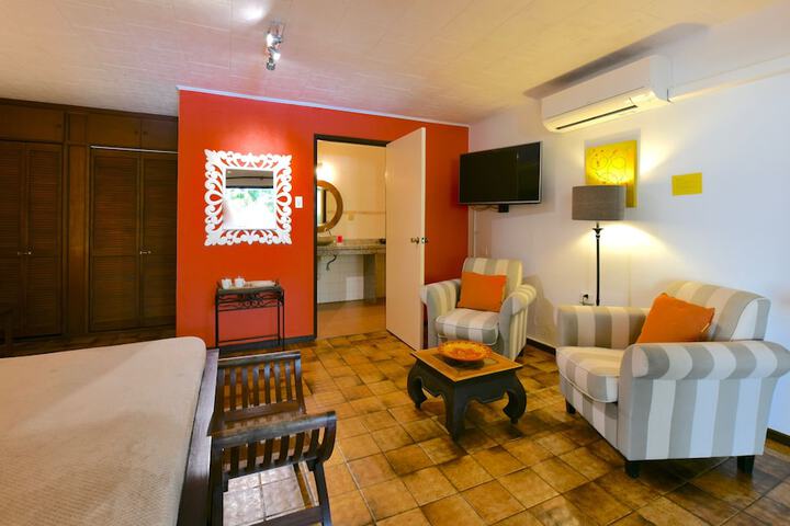 Room 27 of 114
