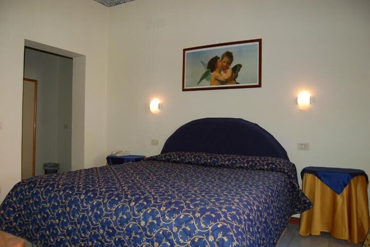 Room 16 of 141