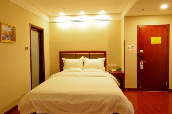 Room 14 of 60