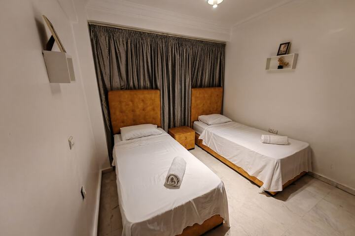 Room 6 of 404
