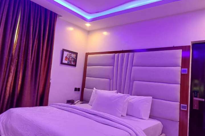 Room 27 of 51