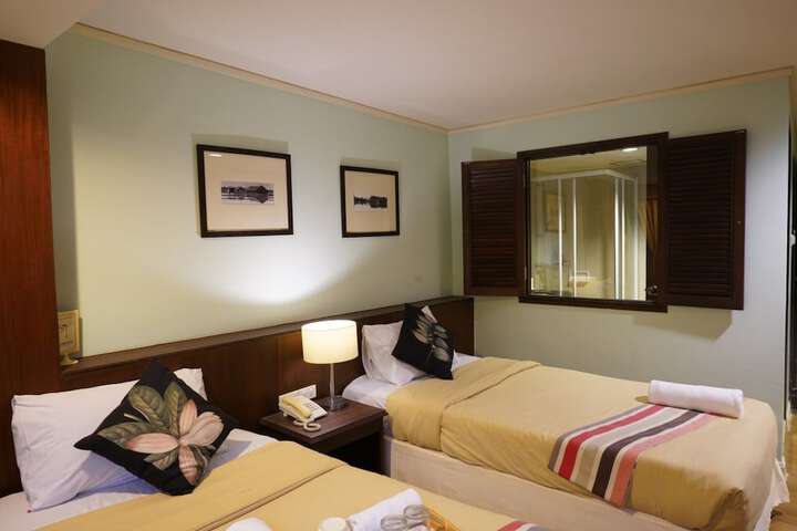 Room 26 of 61