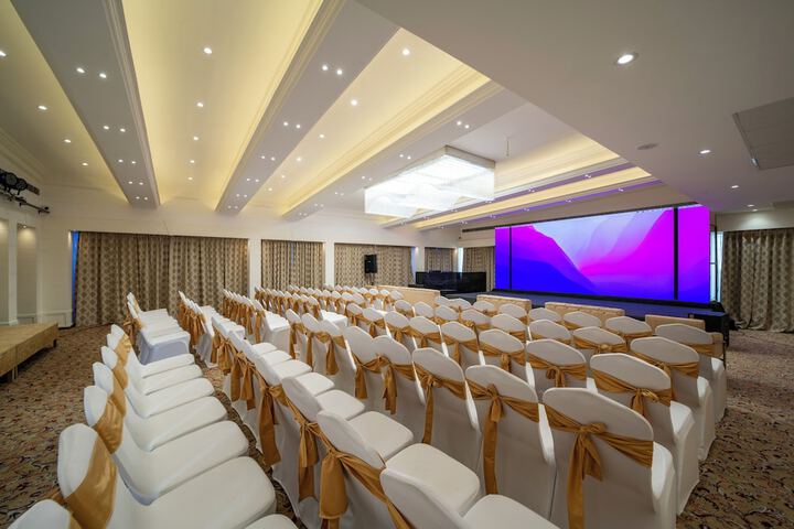 Ballroom/Hall 61 of 70