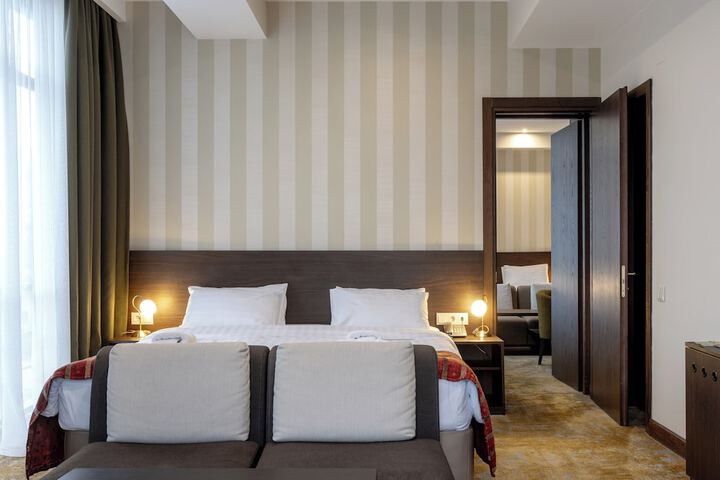 Room 45 of 82