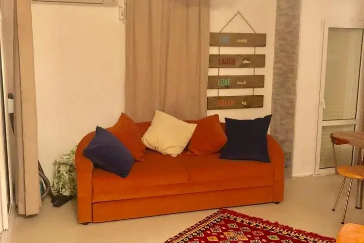 Room 6 of 6