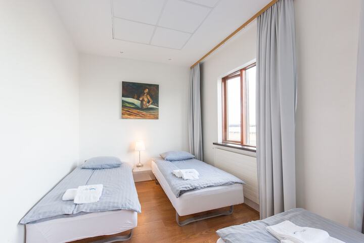 Room 16 of 40