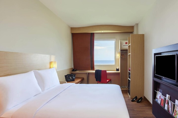 Room 7 of 17
