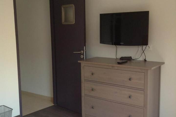 Room 12 of 68