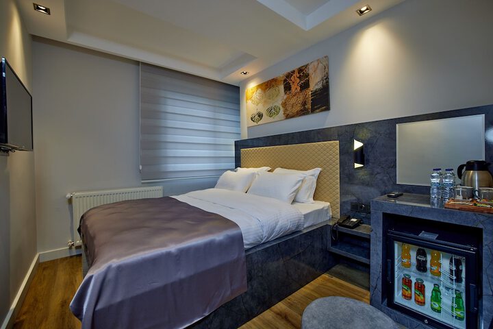 Room 18 of 60