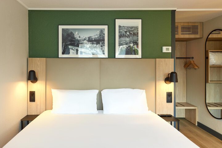 Room 13 of 39