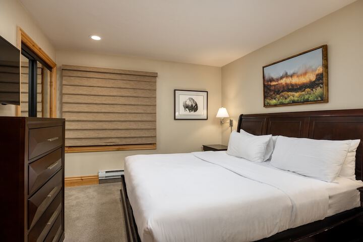 Room 47 of 176