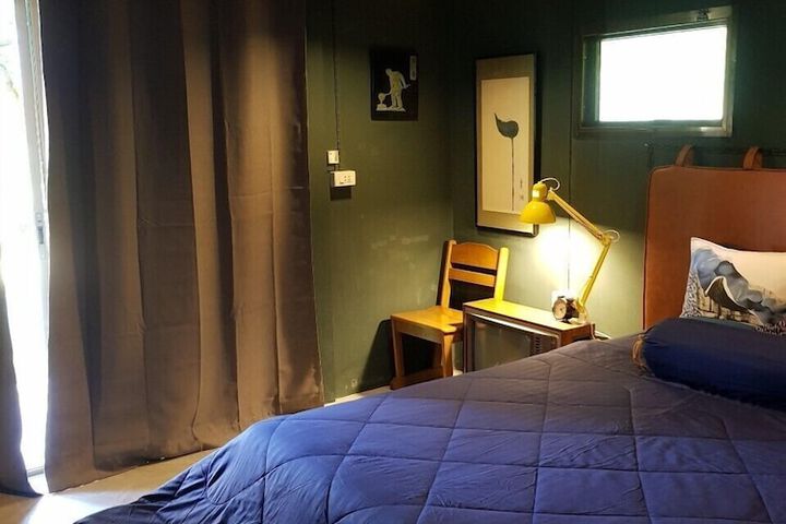 Room 7 of 80