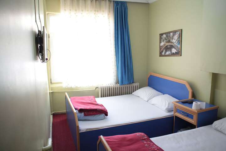 Room 4 of 6