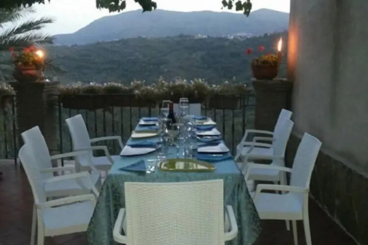 Dining 17 of 17