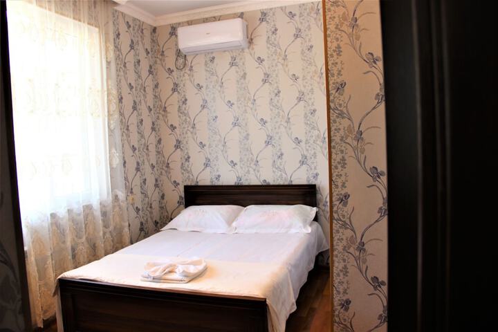 Room 5 of 17