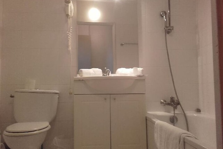 Room 12 of 17