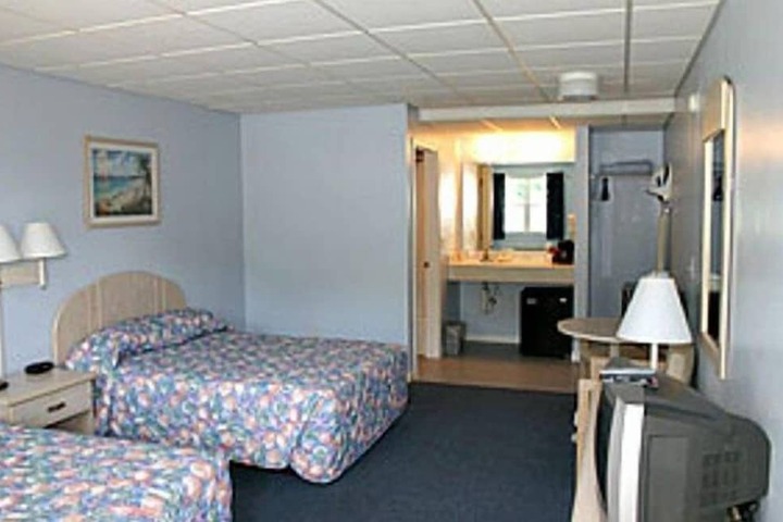 Room 2 of 8
