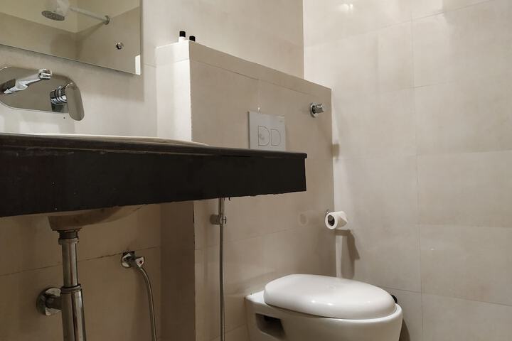 Room 34 of 50