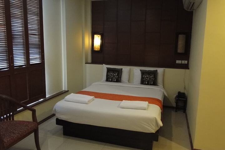 Room 10 of 83