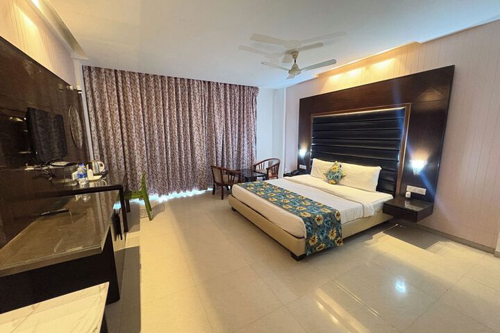Room 35 of 65