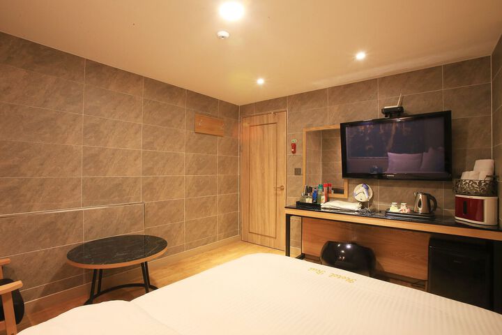 Room 89 of 127